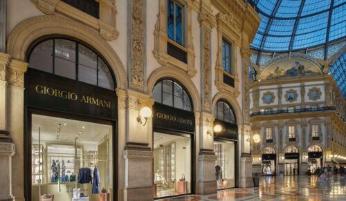 Giorgio Armani in der Galleria Vittorio Emanuele. (Foto: Armani)