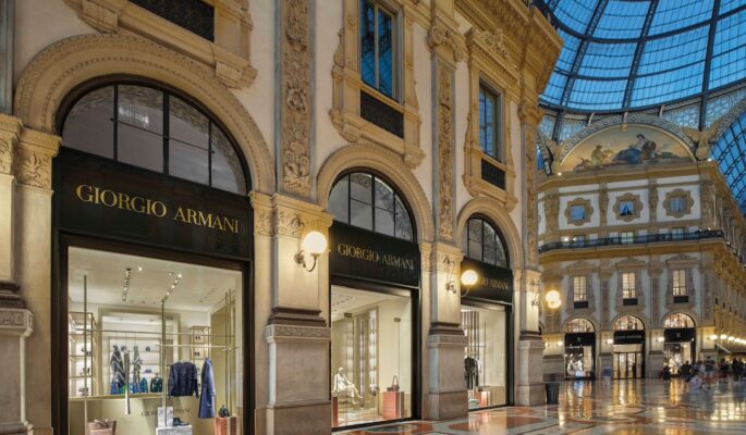 Giorgio Armani in der Galleria Vittorio Emanuele. (Foto: Armani)