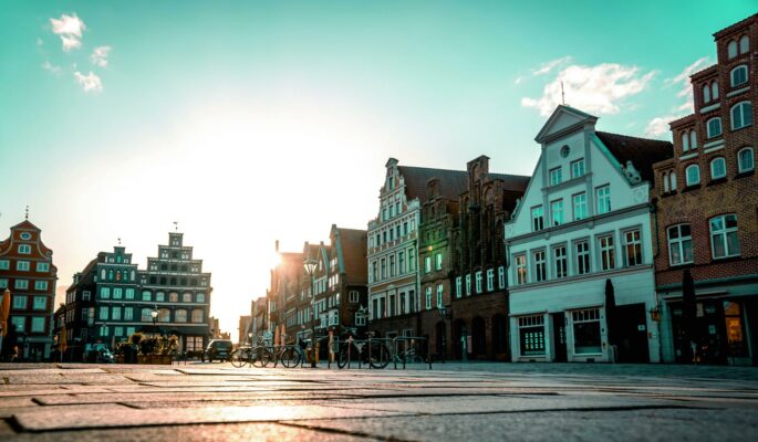 Leere Innenstädte? Nicht nur Corona bereitet vielen Händlern massive Schwierigkeiten. (Foto: Unsplash/Philipp_Deus)