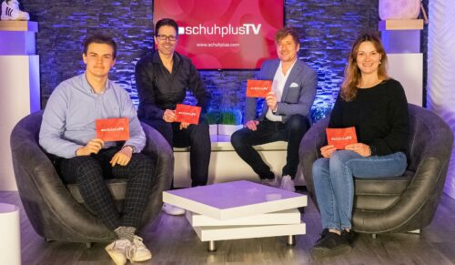 Das neue Moderatoren-Team bei SchuhplusTV (v.l.n.r.): Niko Knospe, Georg Mahn, Kay Zimmer und Cathrin Beuss