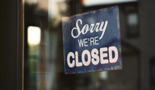 Schuhgeschäfte in Bayern bleiben ab dem 18. März geschlossen. (Foto: Tim Mossholder/Unsplash)