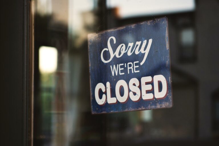 Die Zahl der Unternehmensschließungen steigt. (Foto: Unsplash)