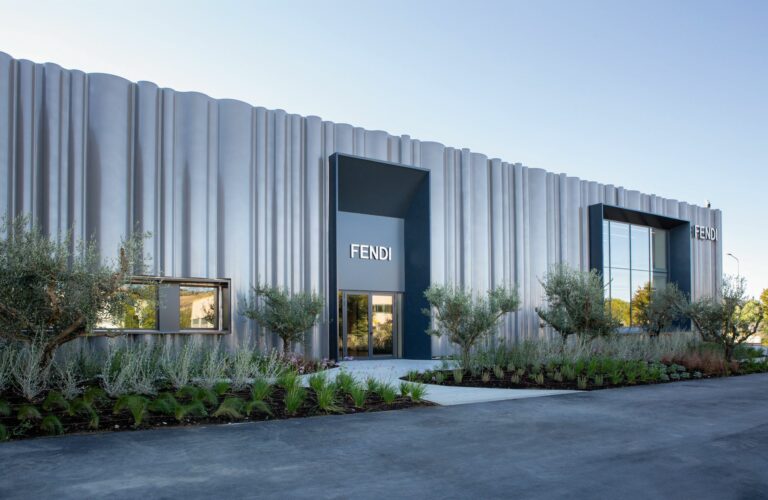Die neue Fendi-Schuhfabrik in Fermo in der Region Marken, dem Zentrum der italienischen Schuhproduktion. (Fendi/Silvia Rivoltella)