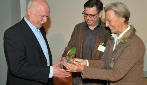 Bequemschuhpreis 2014 fuer Georg Wessels ... Das 3. Deutsche Bequemschuh-Symposium tagt im Bioseehotel in Zeulenroda unter dem Motto 