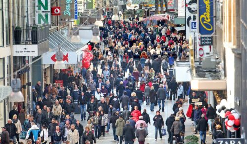 Lokal  Sonntag City    3-11-2013 RN-Foto Laryea