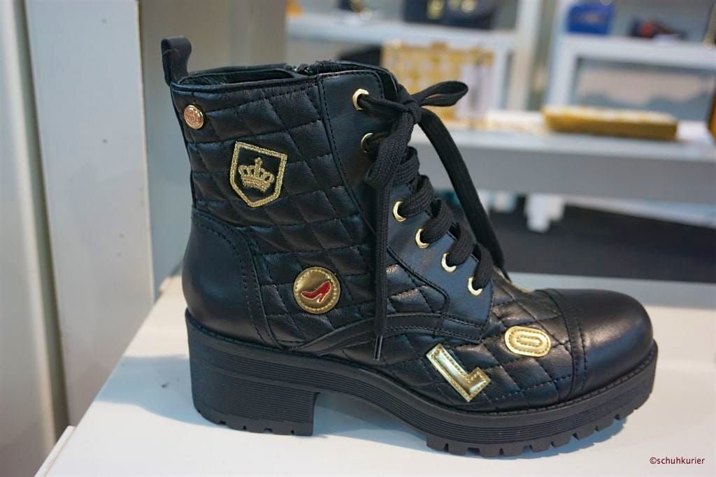 Love Moschino