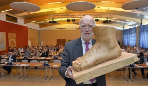 Verleihung des 3. Bequem-Schuh-Preises waehrend des 5. Bequemschuh Symposiums im Bio-Seehotel Zeulenroda ... 
Foto: Volkmar Heinz / volkmar@heinz-report.de