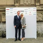 schuhkurier AWARD 2016 – ImpressionenDieser Abend bleibt in Erinnerung. 450 geladene Gäste feierten gemeinsam die „Oscars“ der Branche. Impressionen eines beeindruckenden Abends jetzt online!