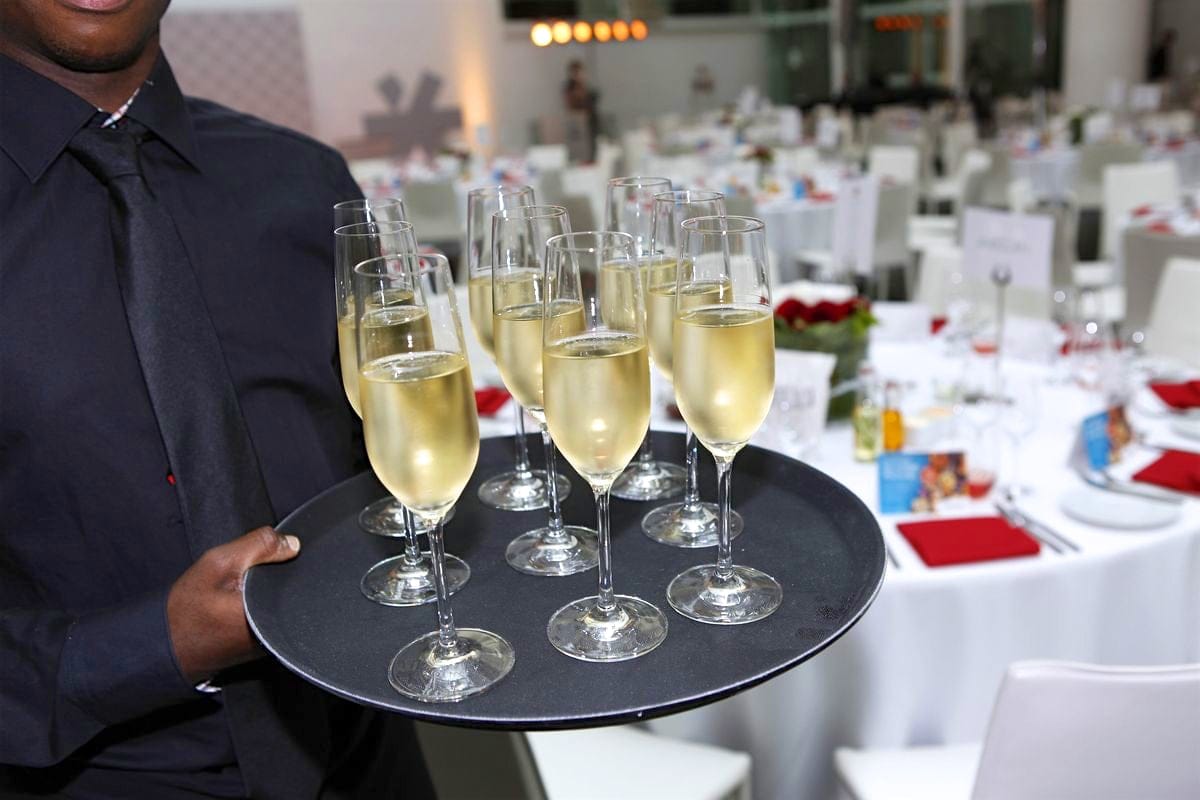 schuhkurier AWARD 2016 – ImpressionenDieser Abend bleibt in Erinnerung. 450 geladene Gäste feierten gemeinsam die „Oscars“ der Branche. Impressionen eines beeindruckenden Abends jetzt online!