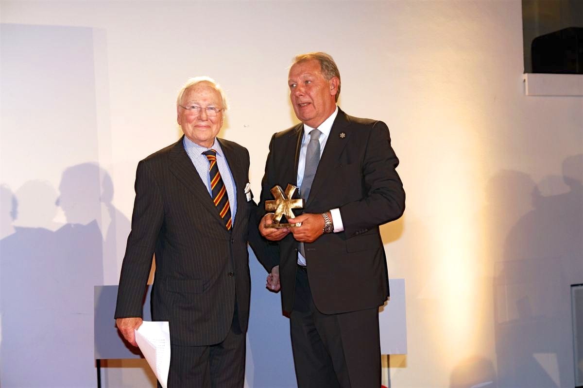 schuhkurier AWARD 2016 – ImpressionenDieser Abend bleibt in Erinnerung. 450 geladene Gäste feierten gemeinsam die „Oscars“ der Branche. Impressionen eines beeindruckenden Abends jetzt online!