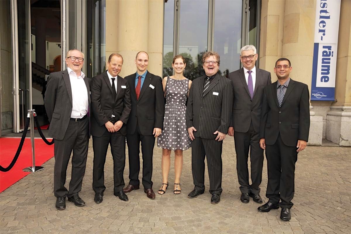 schuhkurier AWARD 2016 – ImpressionenDieser Abend bleibt in Erinnerung. 450 geladene Gäste feierten gemeinsam die „Oscars“ der Branche. Impressionen eines beeindruckenden Abends jetzt online!