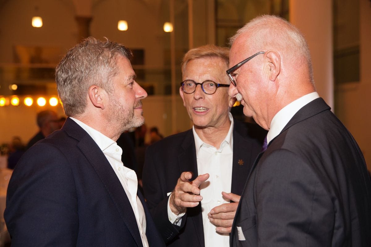 Nach dem offiziellen Abendprogramm klang der schuhkurier AWARD bei bester Partystimmung in der Pardo Bar des K 21 aus. 