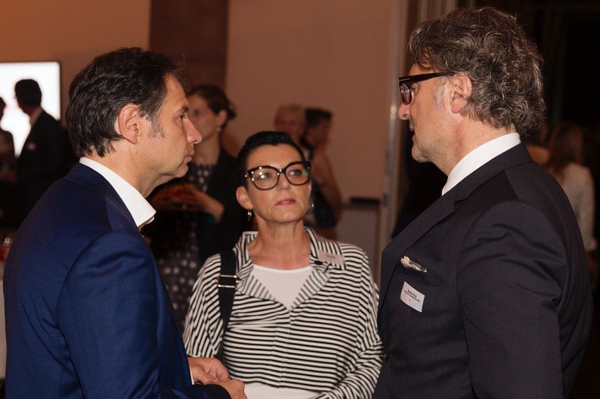 Nach dem offiziellen Abendprogramm klang der schuhkurier AWARD bei bester Partystimmung in der Pardo Bar des K 21 aus. 
