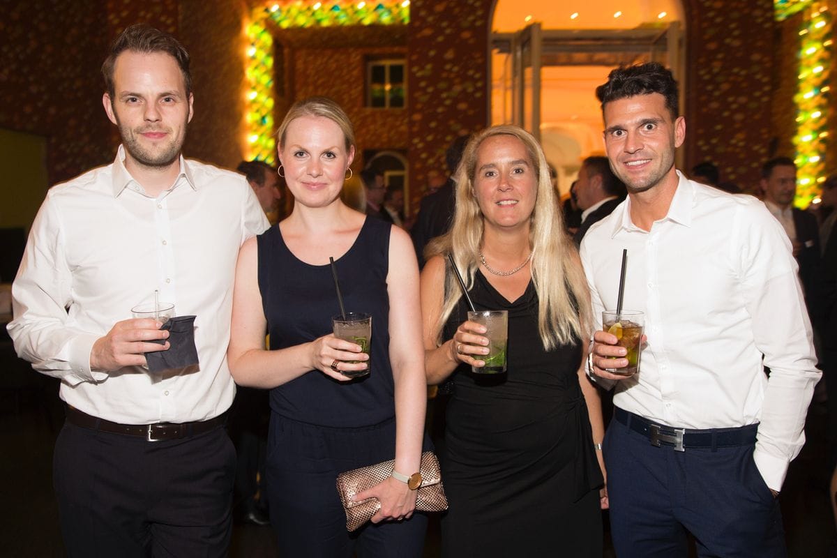 Nach dem offiziellen Abendprogramm klang der schuhkurier AWARD bei bester Partystimmung in der Pardo Bar des K 21 aus. 