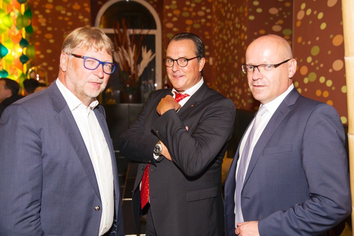 Nach dem offiziellen Abendprogramm klang der schuhkurier AWARD bei bester Partystimmung in der Pardo Bar des K 21 aus. 