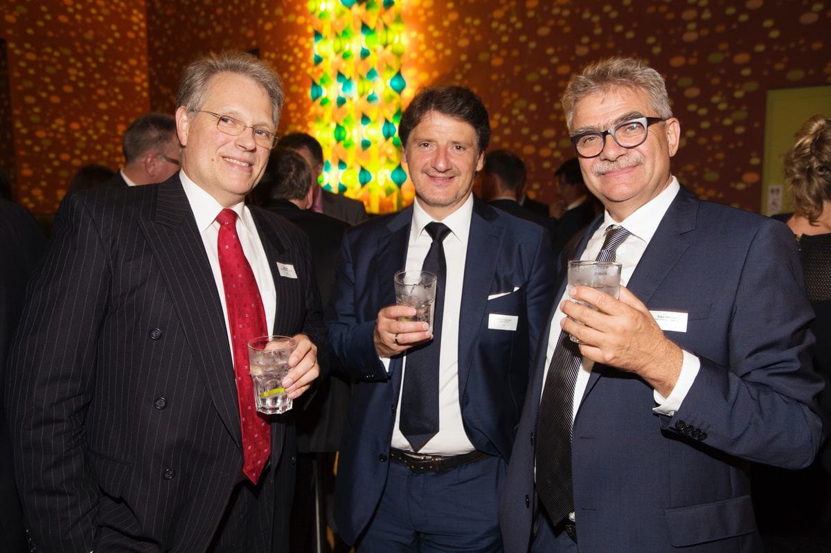 Nach dem offiziellen Abendprogramm klang der schuhkurier AWARD bei bester Partystimmung in der Pardo Bar des K 21 aus. 