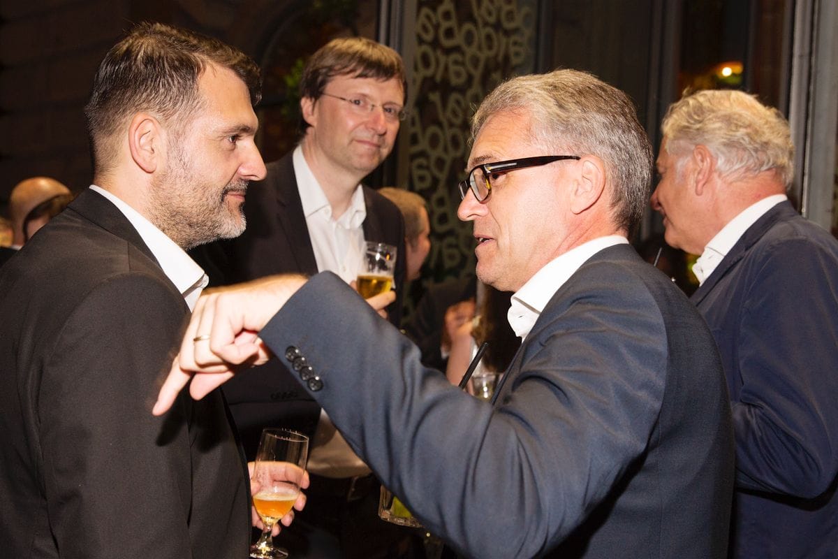 Nach dem offiziellen Abendprogramm klang der schuhkurier AWARD bei bester Partystimmung in der Pardo Bar des K 21 aus. 