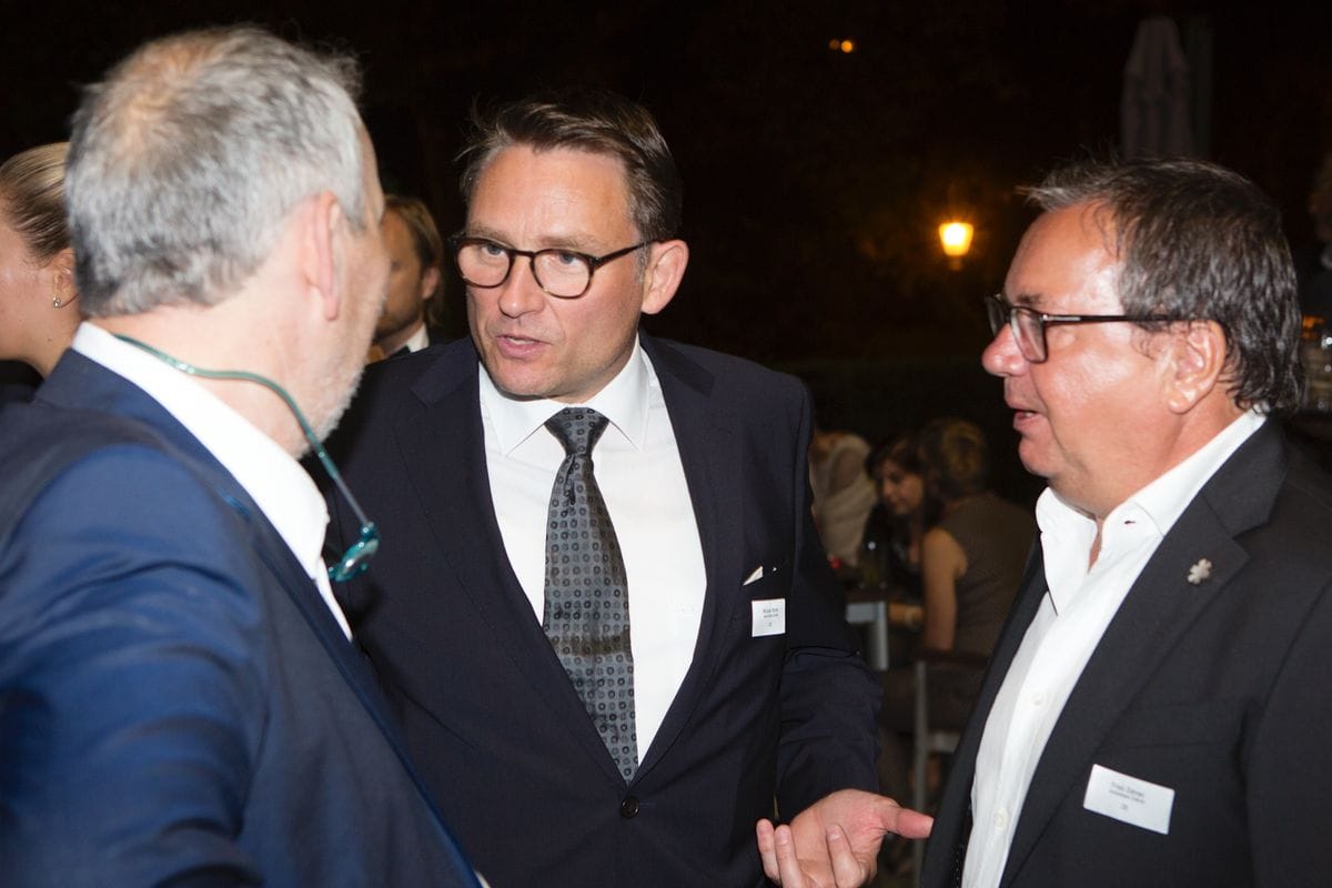 Nach dem offiziellen Abendprogramm klang der schuhkurier AWARD bei bester Partystimmung in der Pardo Bar des K 21 aus. 