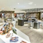 Das Modehaus Leffers in Oldenburg feiert seine neue Damen-Schuhabteilung.