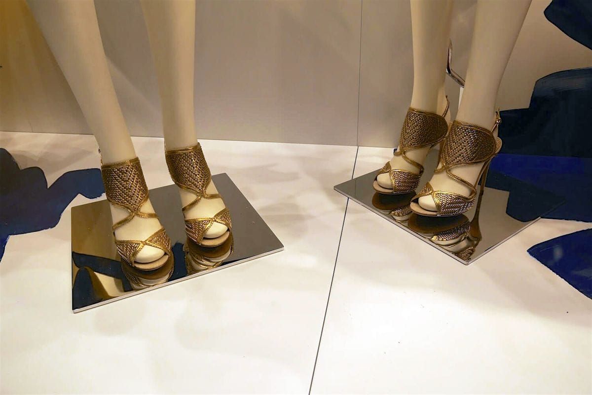Salvatore Ferragamo - Schaufenster Tokio (Foto: Mavis)
