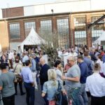 Voll ausgebucht und um zwei zusätzlich, für die Messelaufzeit aufwendig installierte Leichtbauhallen erweitert öffnete die erste Ausgabe der Gallery SHOES vom 27. bis 29. August 2017 ihre Türen auf dem Areal Böhler in Düsseldorf. Mehr als 500 Brands präsentierten ihre News & Highlights für F/S 2018. Die Gallery SHOES war während der Ordertage Anlaufstelle für den Fachhandel auf der Suche nach internationale Premium Brands und Agenturen, Contemporary, Urban, Comfort und Kids Schuhen sowie Accessoires.Fully booked and extended by two additional temporary lightweight halls installed especially for the event, the first edition of Gallery SHOES opened its doors at the Areal Böhler in Düsseldorf from 27 to 29 August 2017. “More than 500 brands presented their latest trends for the spring/summer season 2018. Gallery SHOES was the meeting point for trade visitors looking for international premium brands and agencies, contemporary, Urban, Comfort and Kids´ Shoes as well as accessories.