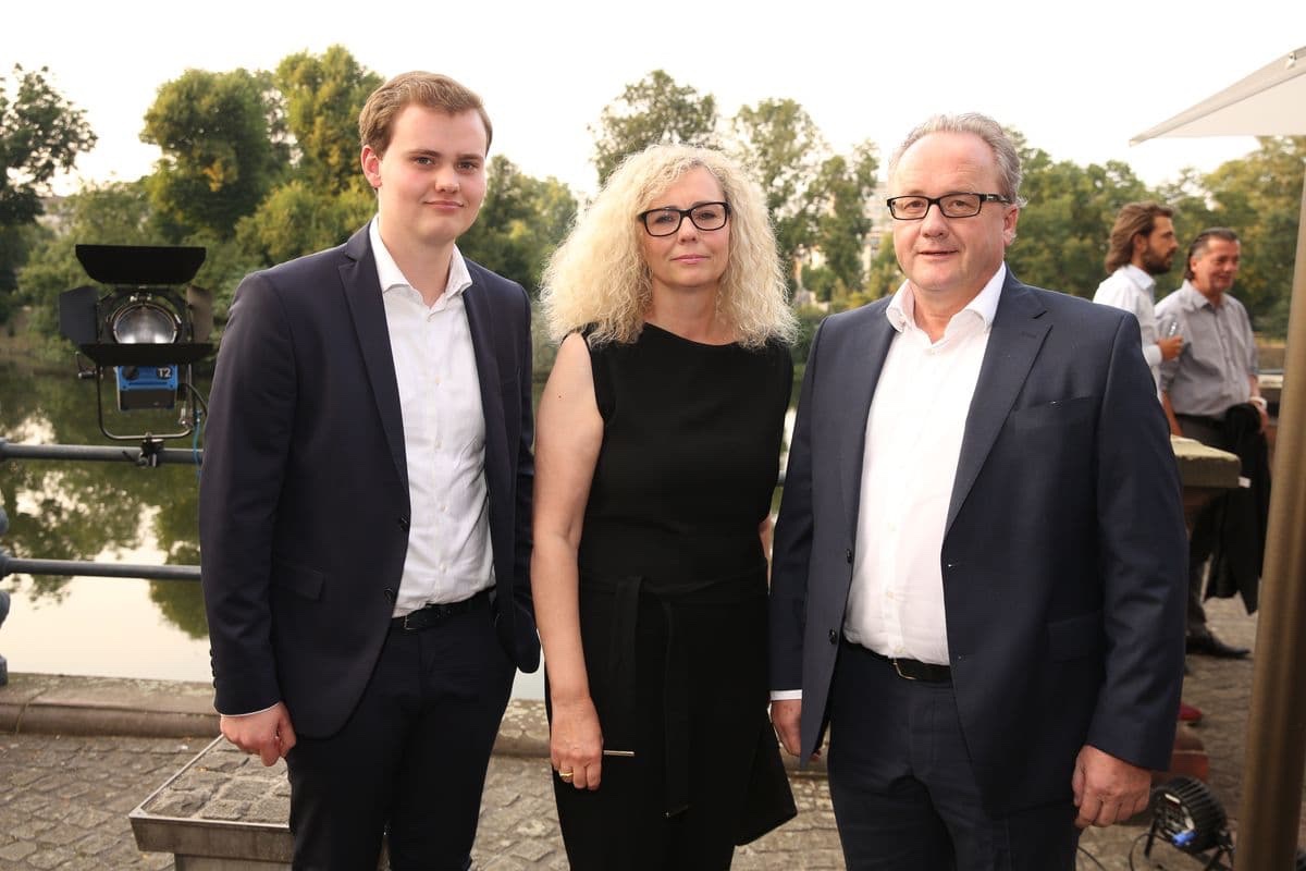 schuhkurier AWARD 2017 - Justin, Simone und Uwe Kröger