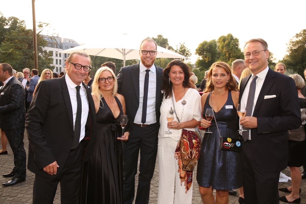 schuhkurier AWARD 2017 - Thomas Mücke  Anette Tiefel, Marc Leinweber, Inge Schardt, Katja Fröhlich und Fritz Terbuyken