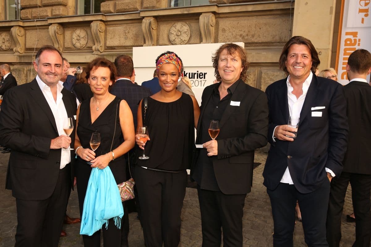 schuhkurier AWARD 2017 - Mirko Tott, Katja Kerstein, Sandra Tott, Niek Jansen und Tobias Zimmerer