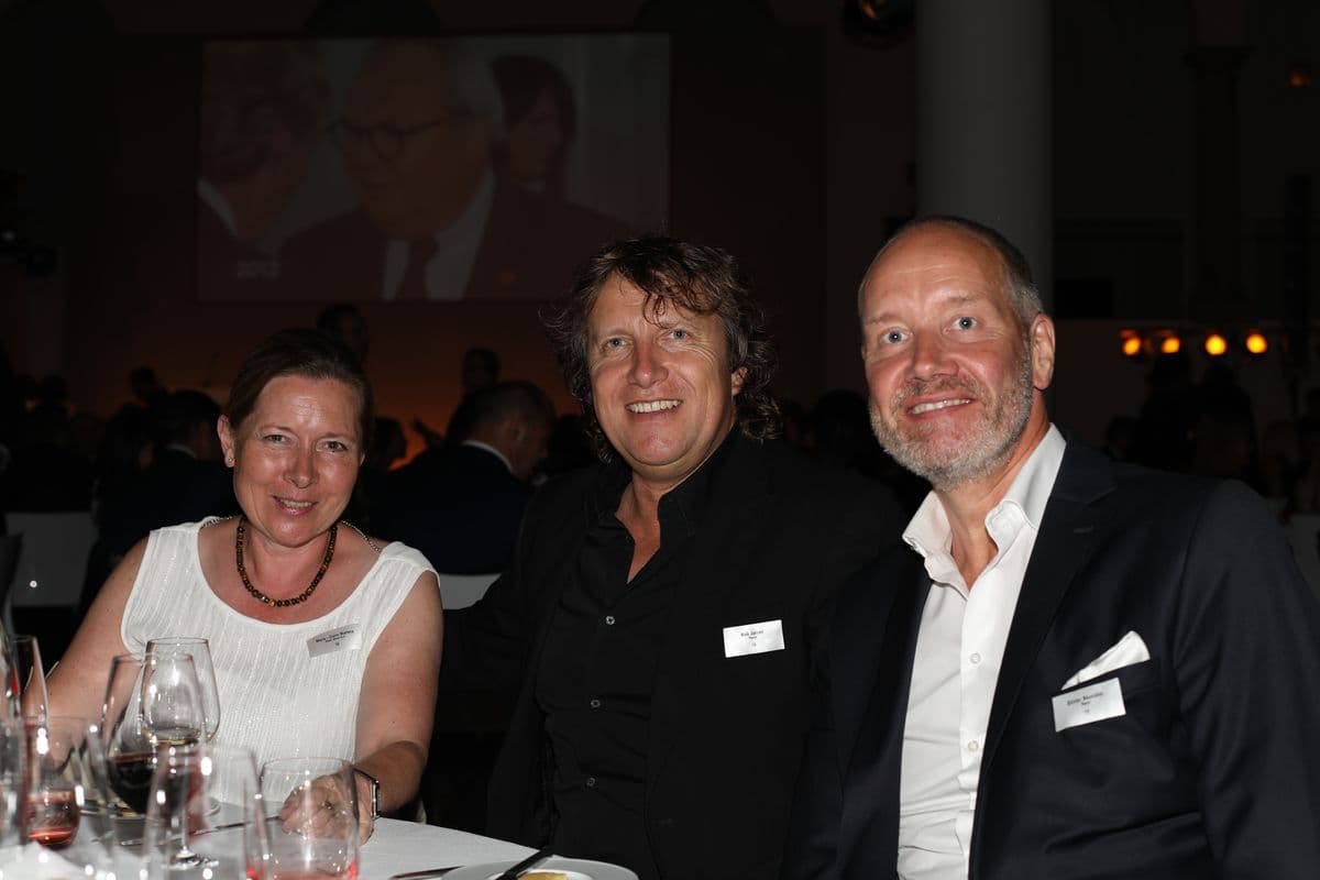 schuhkurier AWARD 2017 - Marie-Claire Martens, Niek Jansen und Günter Neunaber