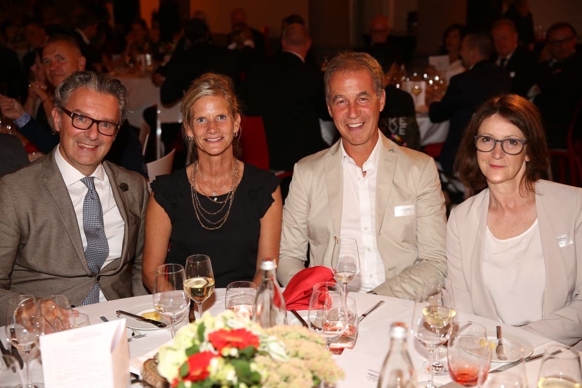 schuhkurier AWARD 2017 - Stefan Krug, Conny Peppel, Jürgen Holzner und Sabine Hünlein