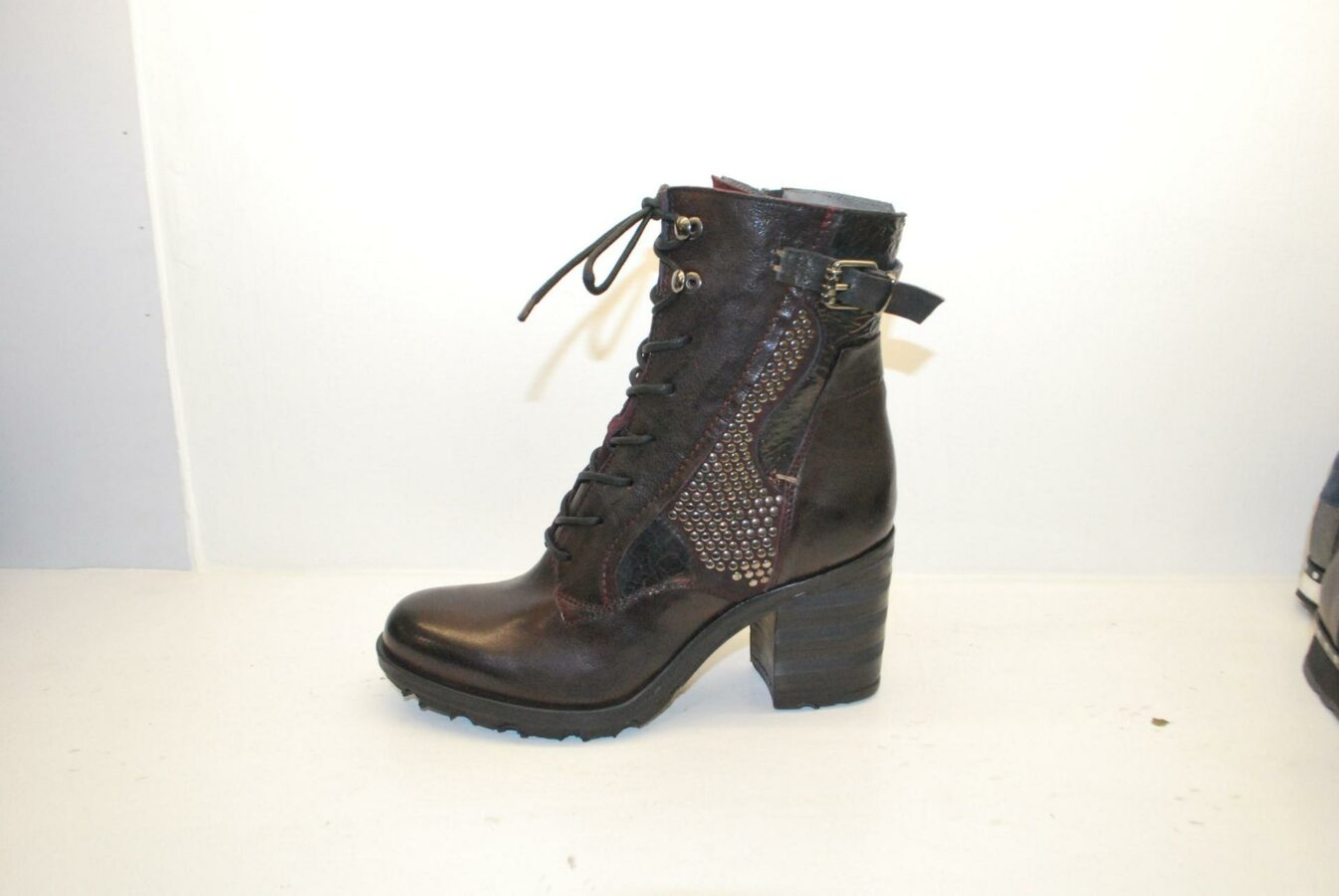 Khrió - Expo Riva Schuh Herbst/Winter 2018/19