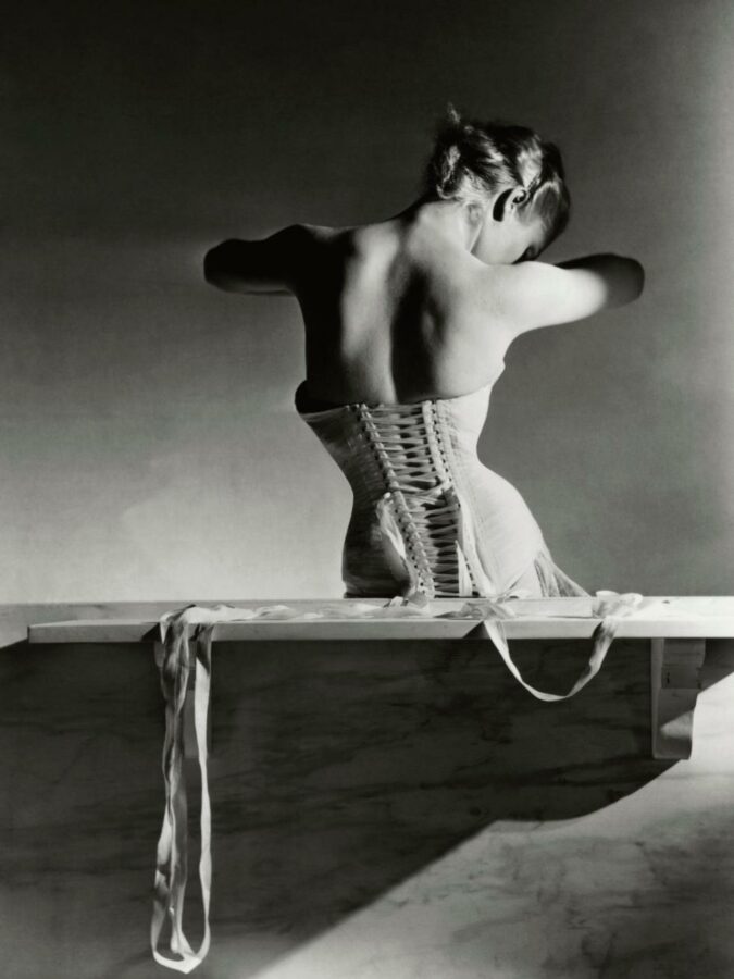 Horst P. Horst, The Mainbocher Corset, 1939, Horst P. Horst, Vogue, September 15, 1939, © Condé Nast