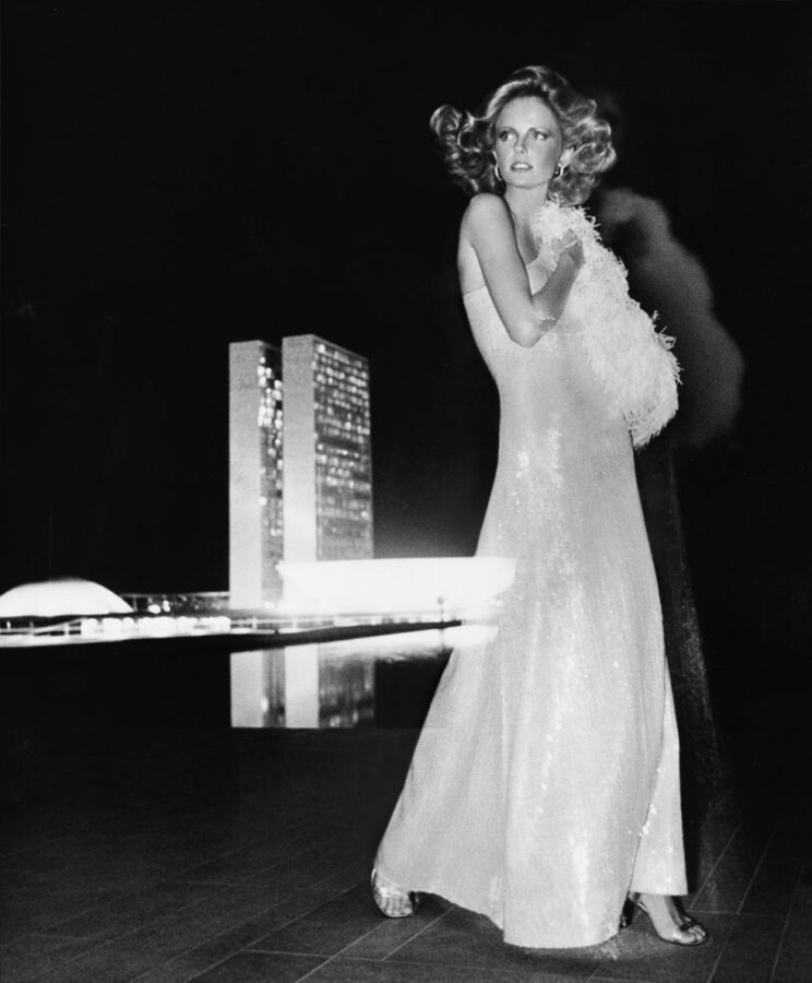 Kourken Pakchanian, Cheryl Tiegs in a Gown by Halston, 1973, © Condé Nast