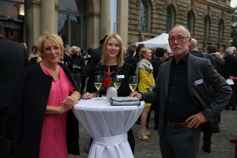 Insa und Cornelius Uphoff mit ihrer Tochter Neele beim schuhkurier AWARD 2018 (Foto: Redaktion)