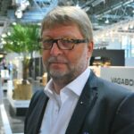 Michael Höppner, Schuhhaus Höppner, Rostock: „Wir werden in unserem Unternehmen das Thema Mitarbeiter weiter vorantreiben. Es ist wichtig und durchaus herausfordernd, gute Mitarbeiter zu finden, die sich engagieren und mitziehen. Zugleich hoffen wir, dass das Wetter im neuen Jahr etwas besser mitspielt. Und wir werden weiter daran arbeiten, unseren Kunden spannende Sortimente zusammenzustellen, die auch neue Themen zeigen und Impulse bieten.“