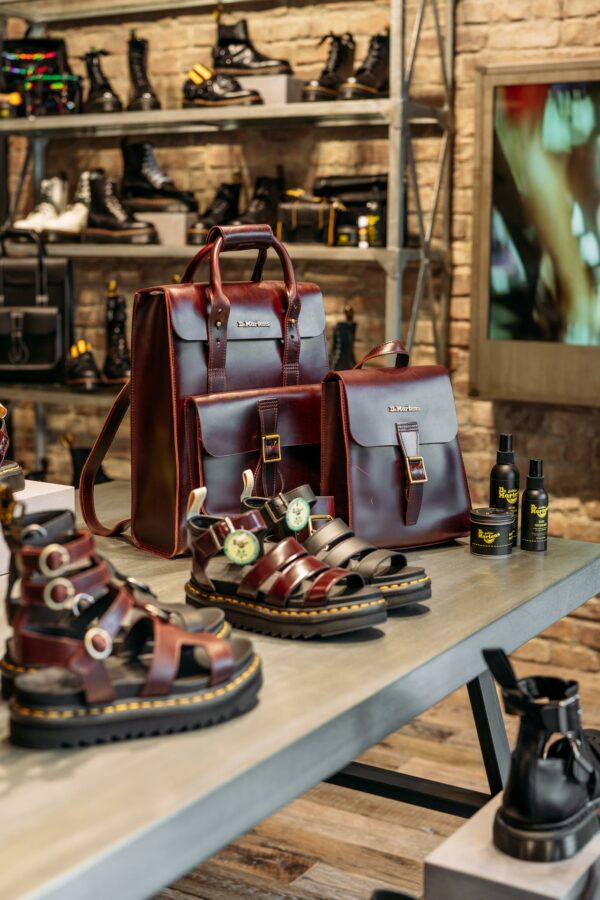Dr. Martens Store im Europa-Center in Berlin. (Foto: Dr. Martens / Manuel Platzer)
