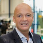 JÜRGEN CÖLSCH, CAPRICE: „Wir werden auch 2020 mutig nach vorne schauen. Internationalisierung, Digitalisierung, Nachhaltigkeit und die Weiterentwicklung unserer Wellness-Patente der „Blue Innovation Line“ werden im Mittelpunkt unserer Aktivitäten stehen. Es gilt, den wohl weiter anhaltenden Turbulenzen am Schuhmarkt mit Tatkraft, Ideenreichtum und Engagement zu begegnen. Dabei wird das Caprice-Team weiter daran arbeiten, mit einer Kombination von patentierten Wellness-Innovationen, hochwertigen Materialien und passformfördernden Macharten den perfekten Schuh für den Alltag zu produzieren.“