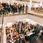 Lisa und Lena präsentierten ihre Kooperation mit Buffalo bei Humanic in Wien. (Foto: Philipp Lipiarski)