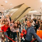Lisa und Lena präsentierten ihre Kooperation mit Buffalo bei Humanic in Wien. (Foto: Philipp Lipiarski)