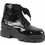 Combat Boots in schwarzem Lack von Apple of Eden (Foto: Apple of Eden)