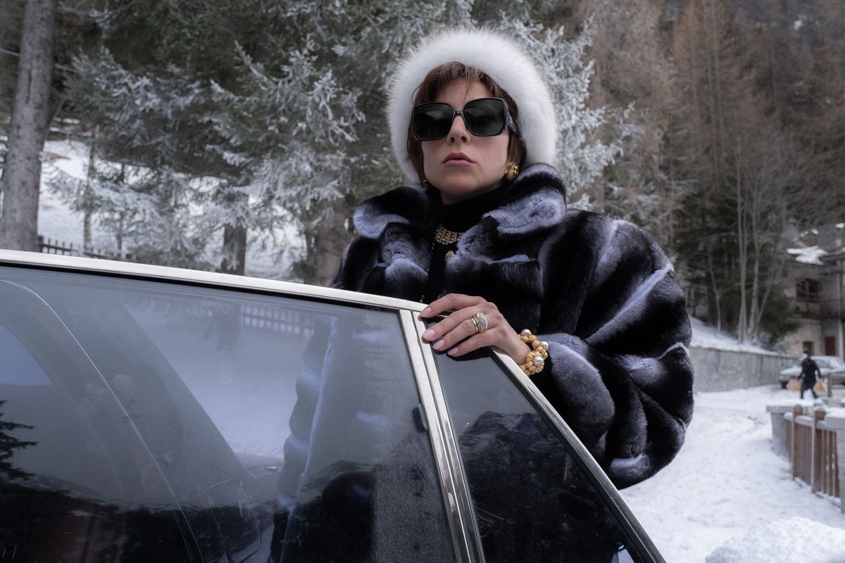 Szene aus House of Gucci von Ridley Scott mit Lady Gaga, Adam Driver und Al Pacino. (Foto: 2021 Metro-Goldwyn-Mayer Pictures Inc.)