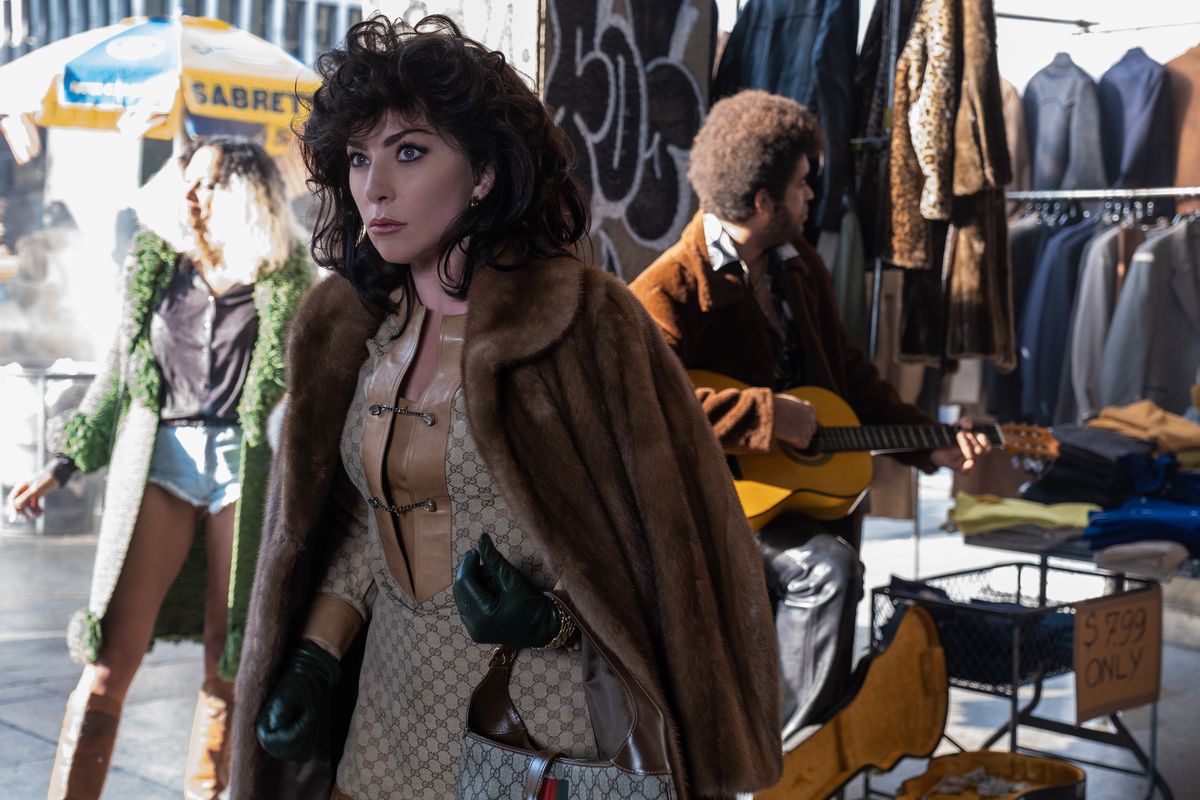 Szene aus House of Gucci von Ridley Scott mit Lady Gaga, Adam Driver und Al Pacino. (Foto: 2021 Metro-Goldwyn-Mayer Pictures Inc.)