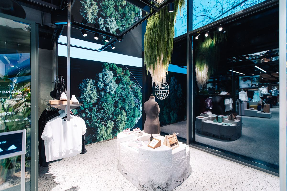 Adidas feiert die Wiedereröffnung des Flagship-Stores in Berlin. (Foto: Adidas)