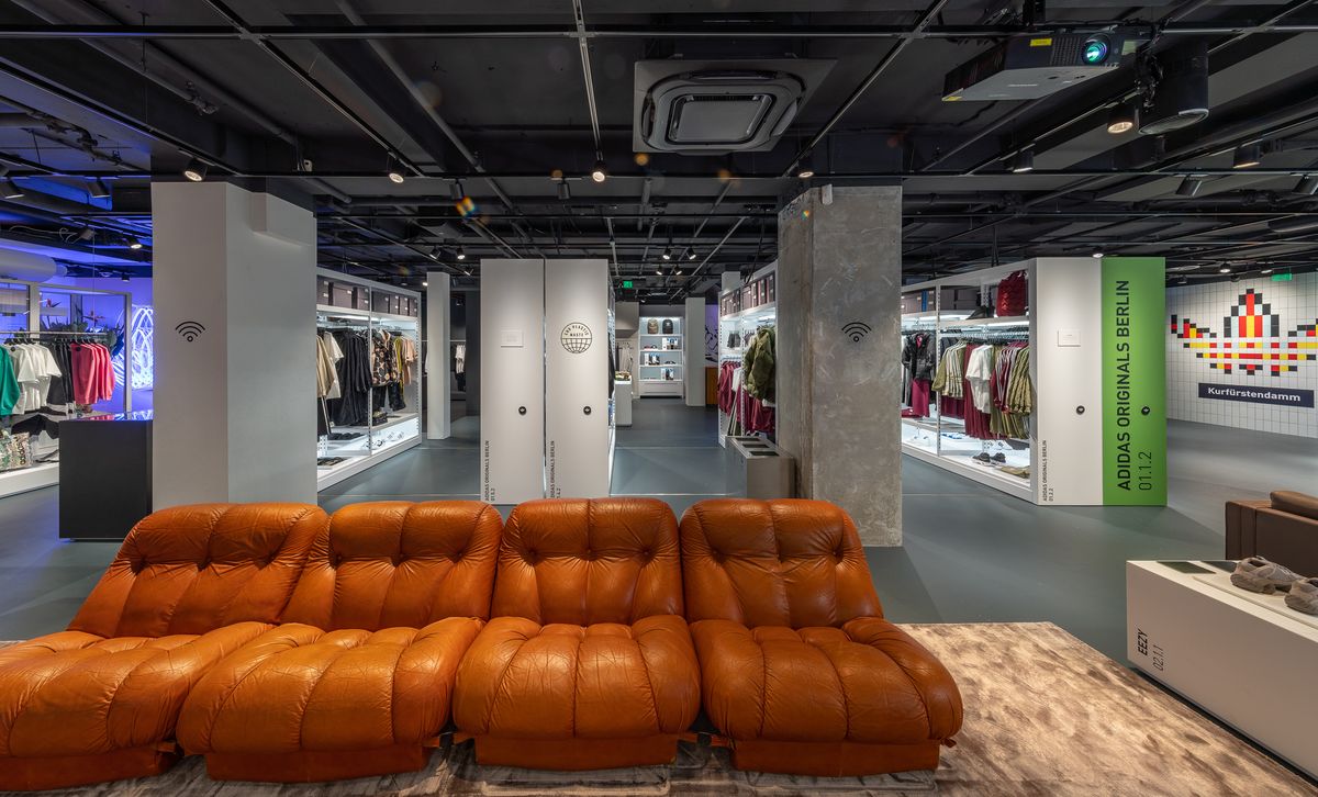 Adidas feiert die Wiedereröffnung des Flagship-Stores in Berlin. (Foto: Adidas)