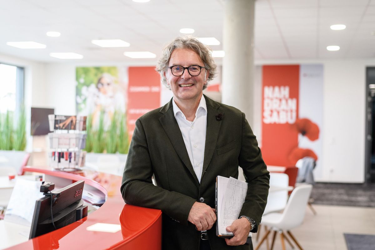 STEPHAN KRUG: „Wir brauchen eine bessere Risikoverteilung.“ Mit dieser Aussage sorgte Stephan Krug im Sommer für Aufsehen. Der SABU-Geschäftsführer ist ein engagierter Impulsgeber für die Schuhbranche, der über das Tagesgeschehen hinausblickt und immer wieder wichtige Denkanstöße liefert.  (Foto: SABU)