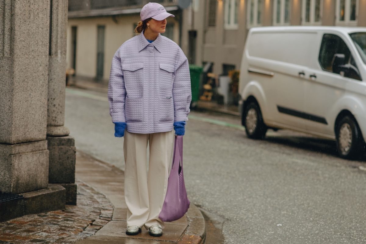 Streetstyles von der Copenhagen Fashion Week im Februar 2022. (Fotos: Bryndis Thorsteinsdottir, Moeez Ali, Claire Guillon)