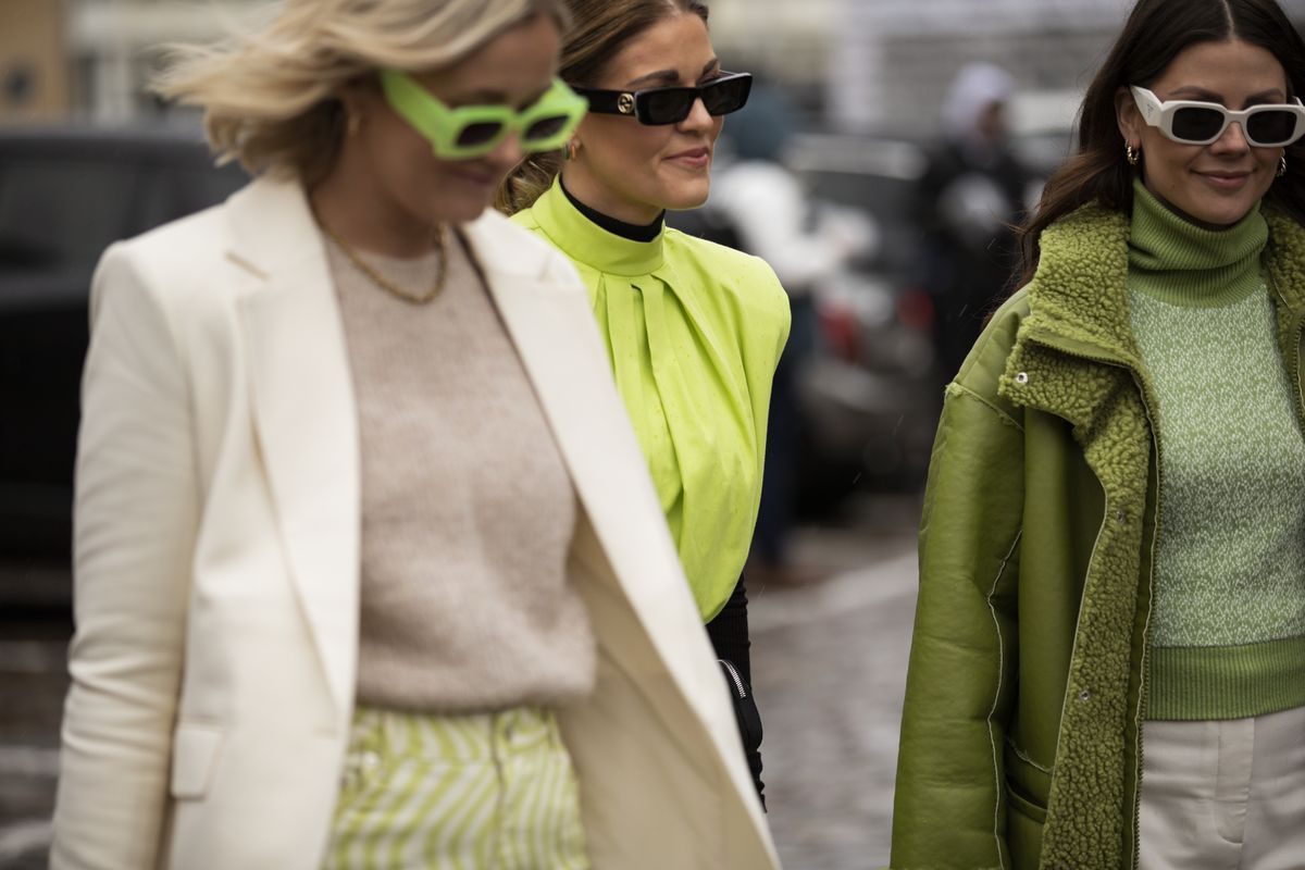 Streetstyles von der Copenhagen Fashion Week im Februar 2022. (Fotos: Bryndis Thorsteinsdottir, Moeez Ali, Claire Guillon)