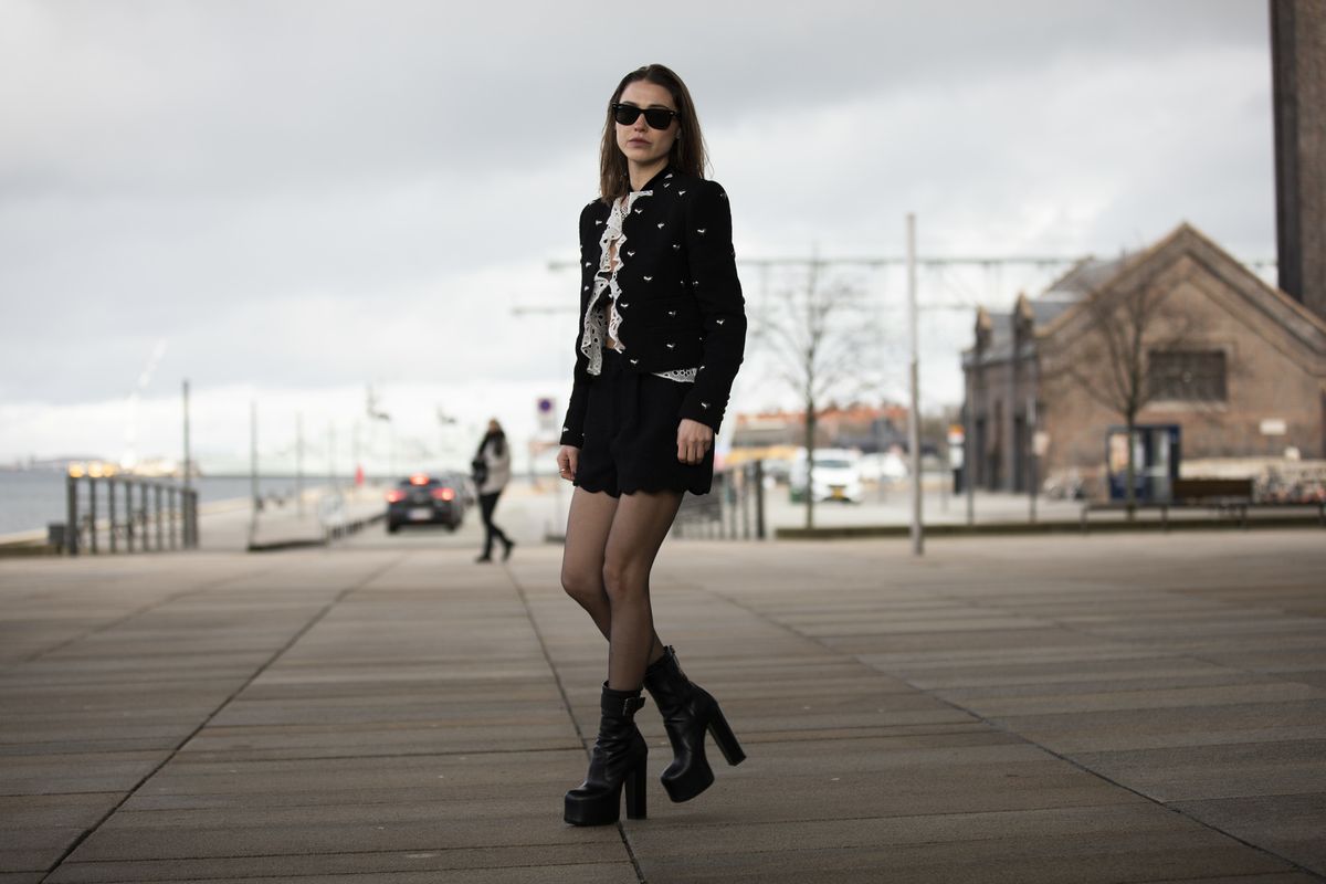 Streetstyles von der Copenhagen Fashion Week im Februar 2022. (Fotos: Bryndis Thorsteinsdottir, Moeez Ali, Claire Guillon)