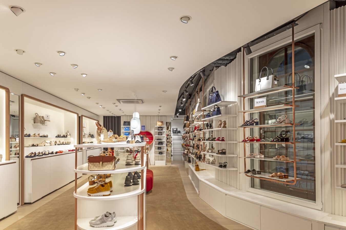 Aeschbach präsentiert sich in Genf in seinem neuen Flagship Store (Fotos: Ansorg/ Boris Golz)