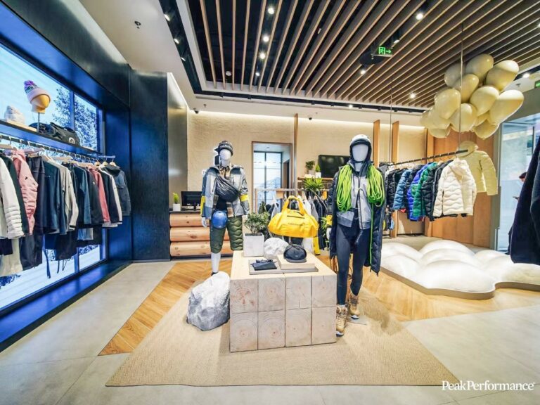 Beim Design soll der Store in Peking Hightech-Elemente mit skandinavischer Natur verbinden. (Foto: Peak Performance)